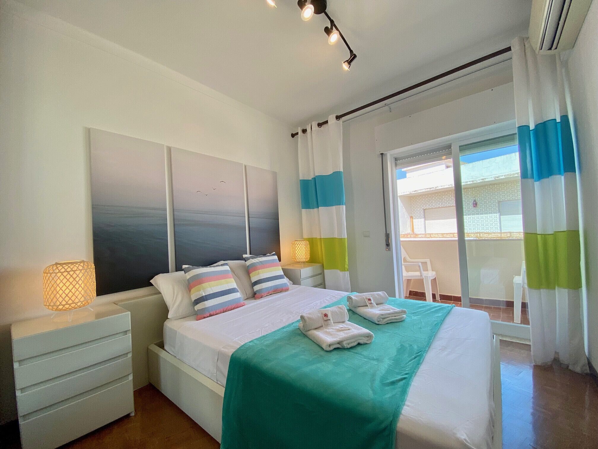 1 slaapkamer, een strijkplank/strijkijzer, gratis wifi, beddengoed