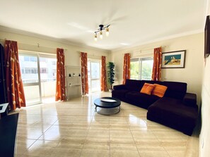 TV - QUARTEIRA CENTRAL 1 by HOMING (Quarteira)