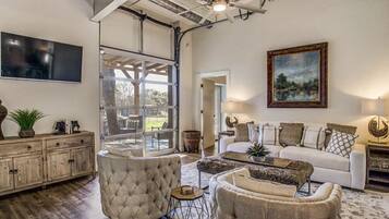 Studio Deluks, Beberapa Tempat Tidur | Area keluarga | Televisi 26-inci dengan saluran TV satelit