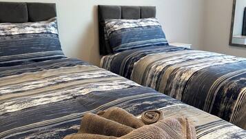 2 chambres, fer et planche Ă repasser, Wi-Fi gratuit, draps fournis