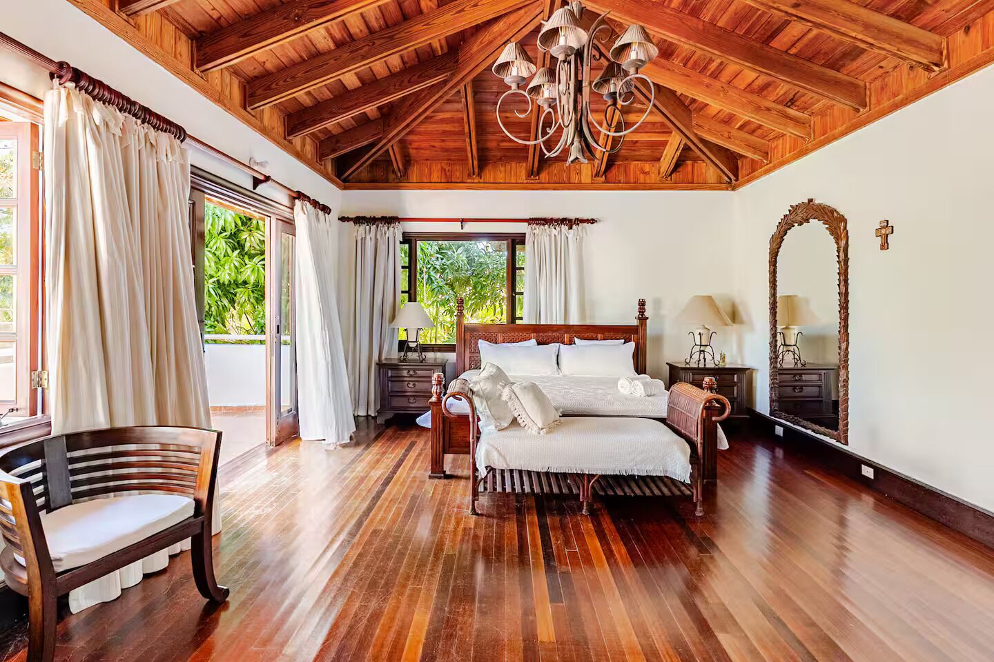 5 bedrooms, in-room safe, iron/ironing board, travel crib