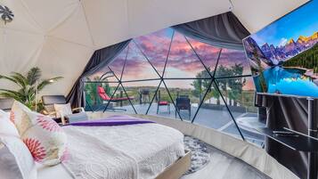 1 soverom, skrivebord, wi-fi (inkludert) og sengetøy