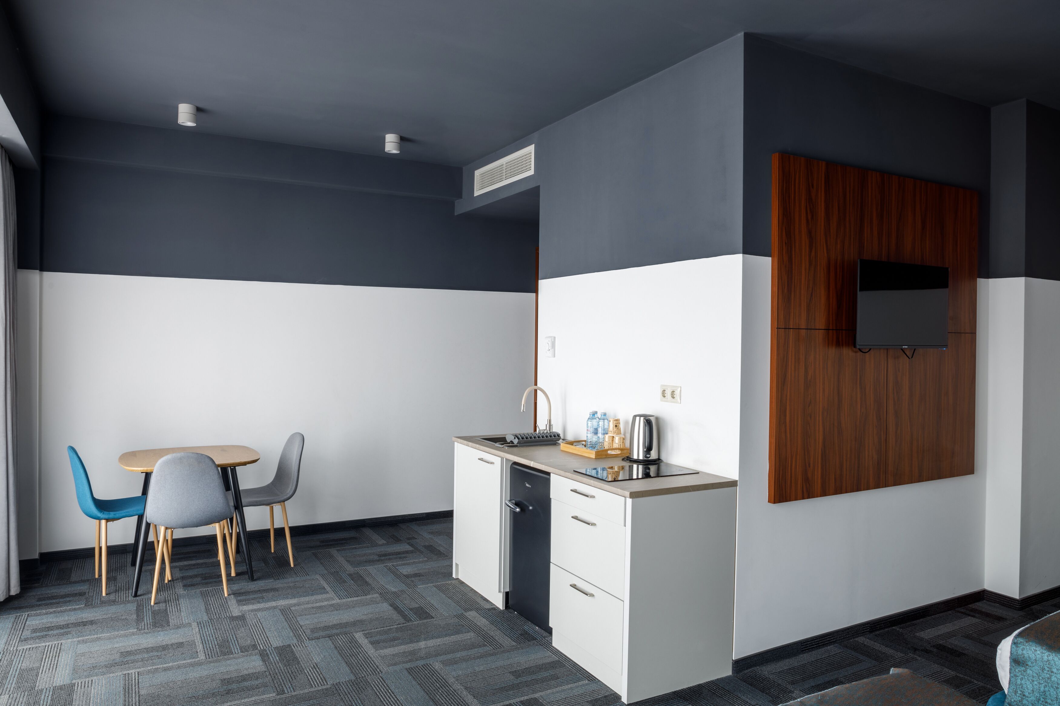 family room, 1 bedroom, mountain view | premium bedding, in-room safe, desk, laptop workspace