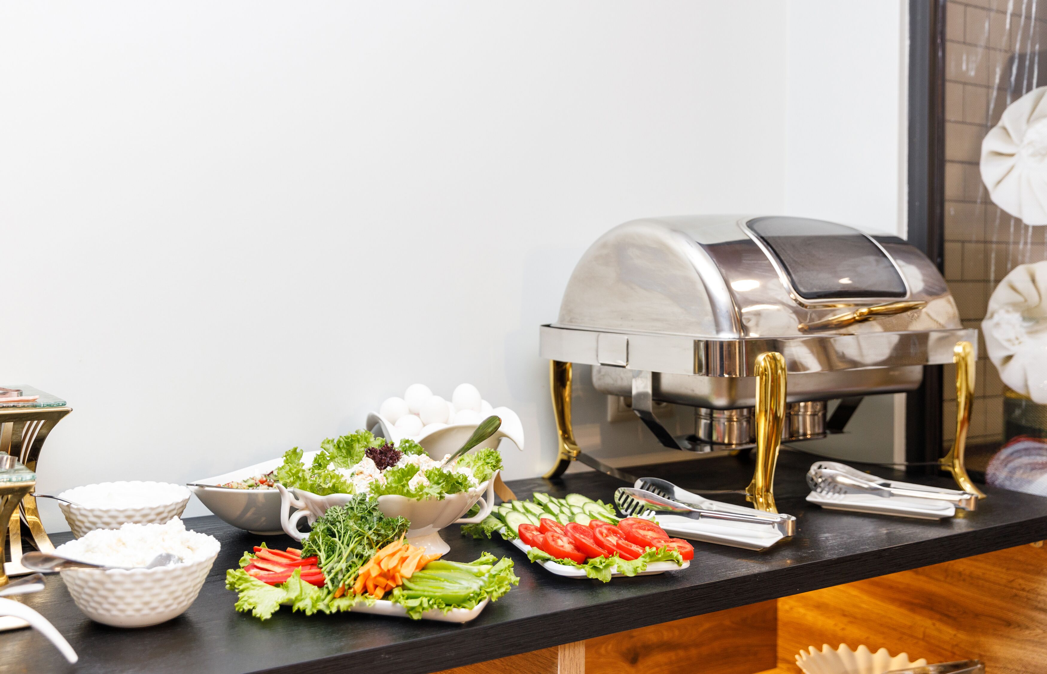 daily buffet breakfast for a fee