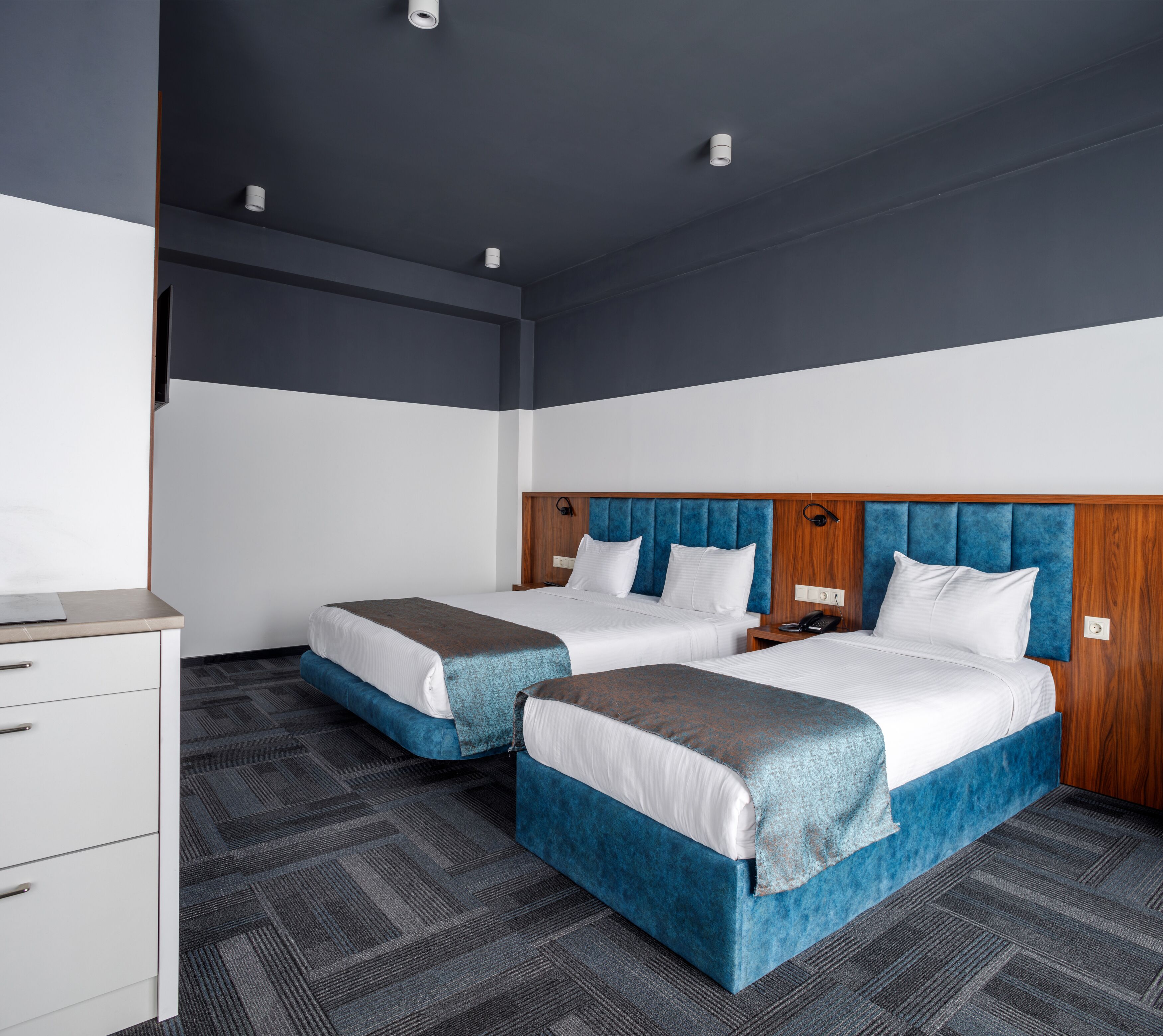 family room, 1 bedroom, mountain view | premium bedding, in-room safe, desk, laptop workspace