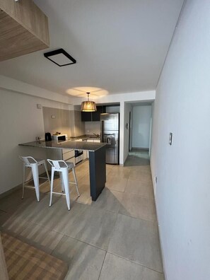 公寓, 1 間臥室, 露台, 城市景 | 用餐區