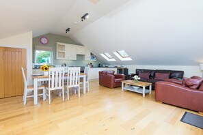 Dining - 7 Sandy Lane (St Ives)
