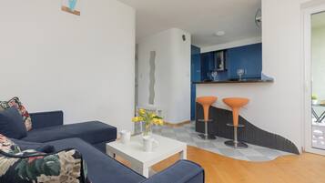 Apartment, 1 Bedroom, Balcony | 1 bedroom, bed sheets