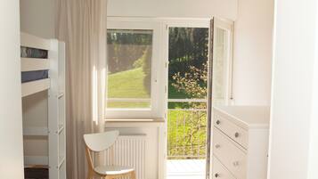 3 bedrooms, iron/ironing board, travel cot, free WiFi