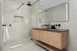 Grand Apartment | Bathroom | Separate tub and shower, hair dryer, towels - The Avant 402 (Cape Town)