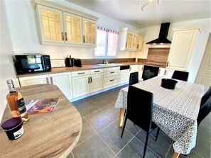 Kühlschrank, Ofen, Herdplatte, Geschirrspüler