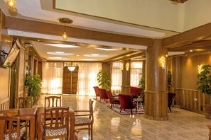 Lobby - The Glacier Hotel Nanyuki (Nanyuki)