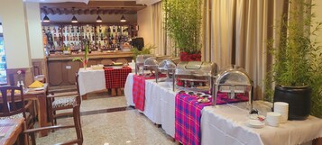 Desayuno continental incluido todos los días 