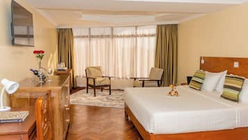 Junior Double Room | Premium bedding, individually decorated, individually furnished, desk
