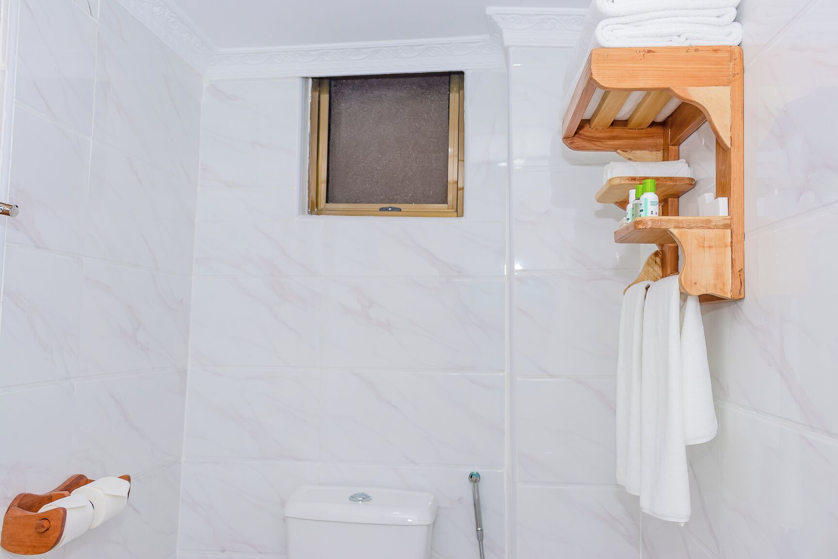 shower, rainfall showerhead, free toiletries, bathrobes