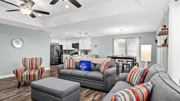 House, Multiple Beds, Patio, Garden View | Living area | 40-inch TV with digital channels