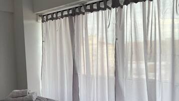 1 quarto, acesso à internet, roupa de cama