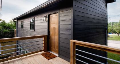 Couple's 2nd Story Lake House Retreat! - Pet Friendly, SUP Boards + Kayaks -