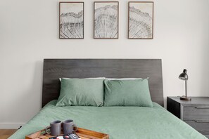 1 habitación, tabla de planchar con plancha, wifi gratis y ropa de cama 