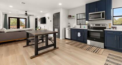 Couple's 2nd Story Lake House Retreat! - Pet Friendly, SUP Boards + Kayaks -