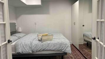 1 bedroom, iron/ironing board, travel cot, free WiFi