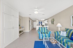 Townhome, Multiple Beds, Balcony, Ocean View | Living area | 40-inch TV with digital channels