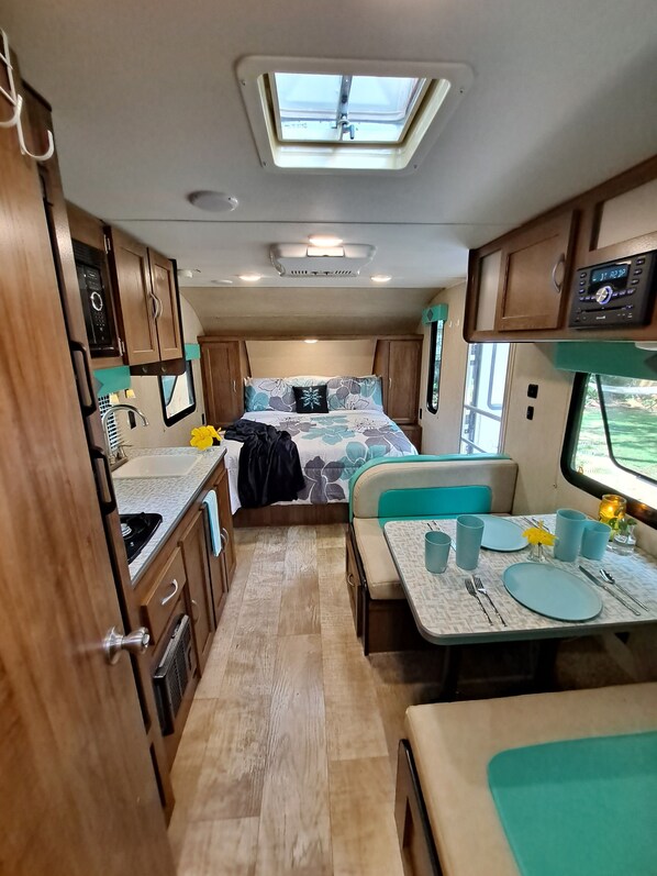 1 室のベッドルーム、WiFi (無料)、ベッドシーツ