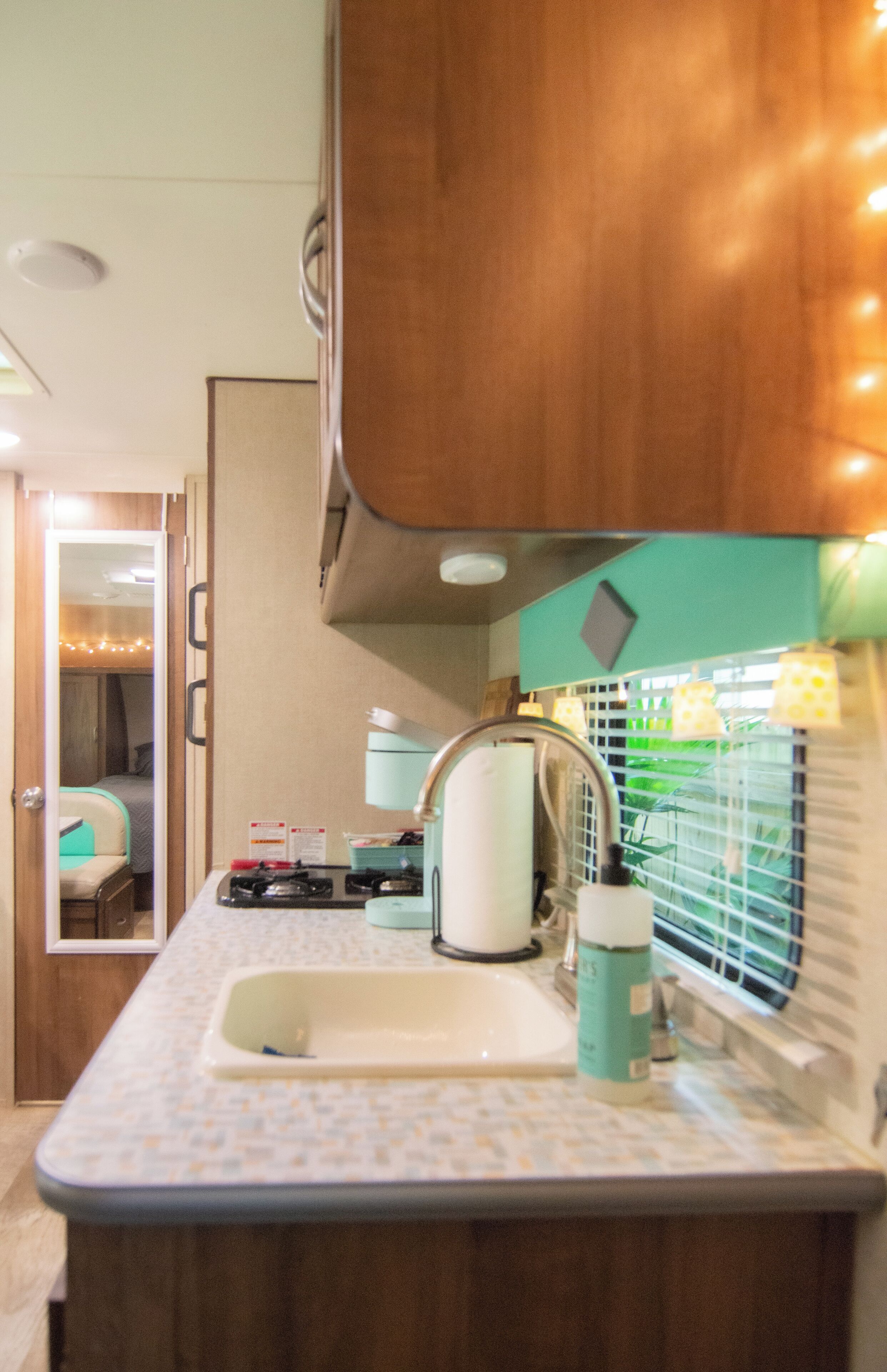 Bruser, miljøvenlige toiletartikler, hårtørrer, håndklæder