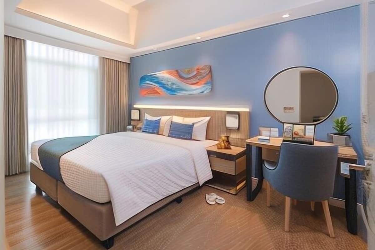 In-room safe, desk, laptop workspace, blackout drapes
