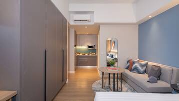 Standard Twin Room (Studio Deluxe Twin) | In-room safe, desk, laptop workspace, blackout drapes
