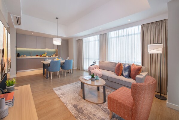 Habitación superior (One Bedroom Premier) | Caja fuerte, escritorio, espacio para trabajar con un portátil