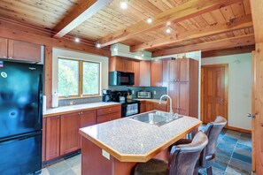 Fridge, microwave, stovetop, dishwasher - Waterfront Deer Isle Retreat w/ Fire Pit! (Deer Isle)