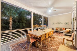 Outdoor dining