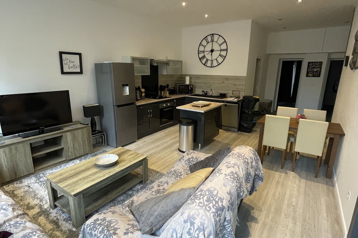 2 bedrooms, premium bedding, individually decorated