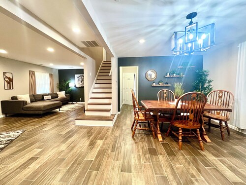 Super Spacious Safari Retreat.. Lots of SPACE-Deck + Grill,  near Memphis/Desoto