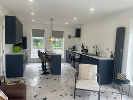 Casa de campo | Cozinha privada | Geladeira, micro-ondas, fogão, cooktop