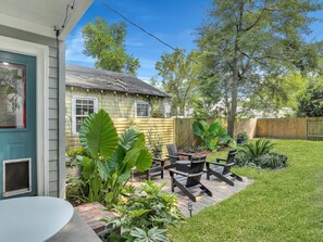 House, 2 Queen Beds (Coastal Cottage) | Property grounds - Coastal Cottage (Savannah)