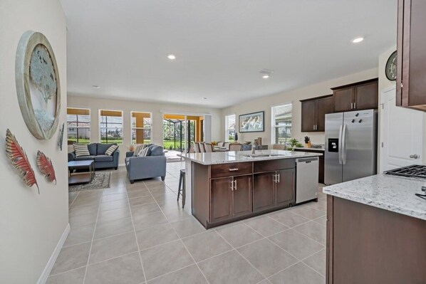 Interior - EV_7535 - 7 Bed 5.5 Bath Villa with Screened-In Private Pool with Spillover Spa (Davenport)