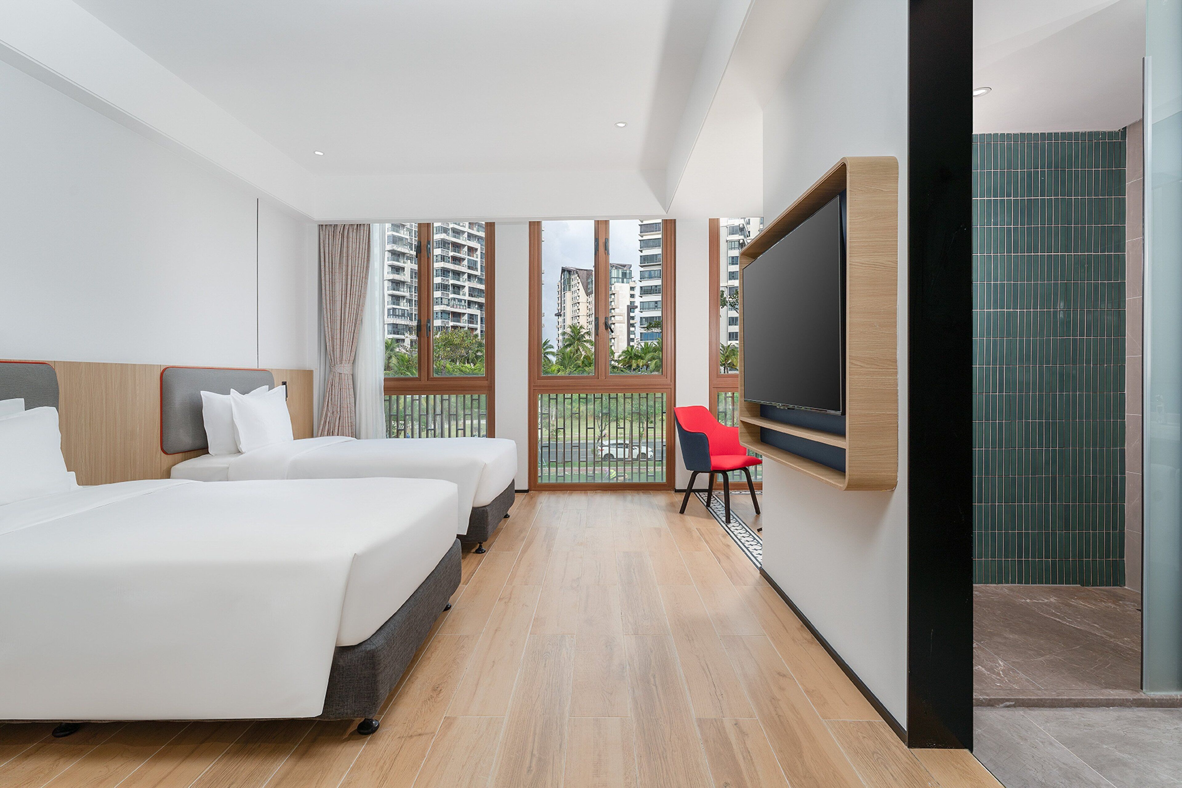 高級房雙床 | 高級寢具、羽絨被、筆電工作空間、遮光布/窗簾