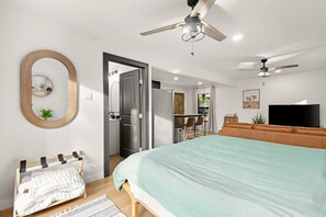 1 slaapkamer, een strijkplank/strijkijzer, gratis wifi, beddengoed