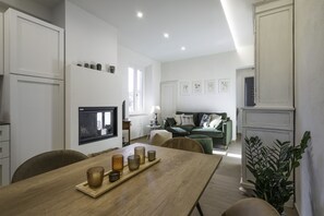 Apartment | Living area | 32-inch Smart TV with cable channels, fireplace - Il Nespolo Charming Apartment Fonterutoli (Castellina in Chianti)