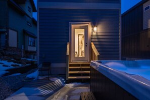 Terrace/patio - Cerulean House-Cozy new construction on Snowshoe Mountain (Snowshoe)