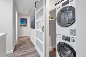 Interior - Ultimate Oceanside Retreat | Tower 9 Across from the Beach (Oceanside)