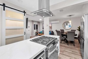 Interior - Ultimate Oceanside Retreat | Tower 9 Across from the Beach (Oceanside)