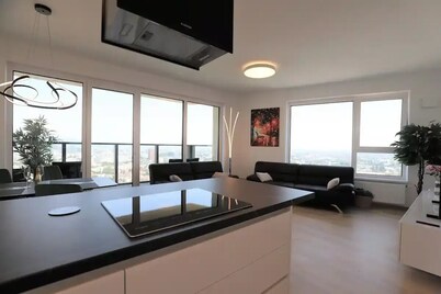 View of the city from the 30th floor, parking included in the price<br>