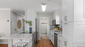 Coffee/tea maker, fridge, microwave, oven - Cherry Grove on the Water! A boaters paradise. (North Myrtle Beach)