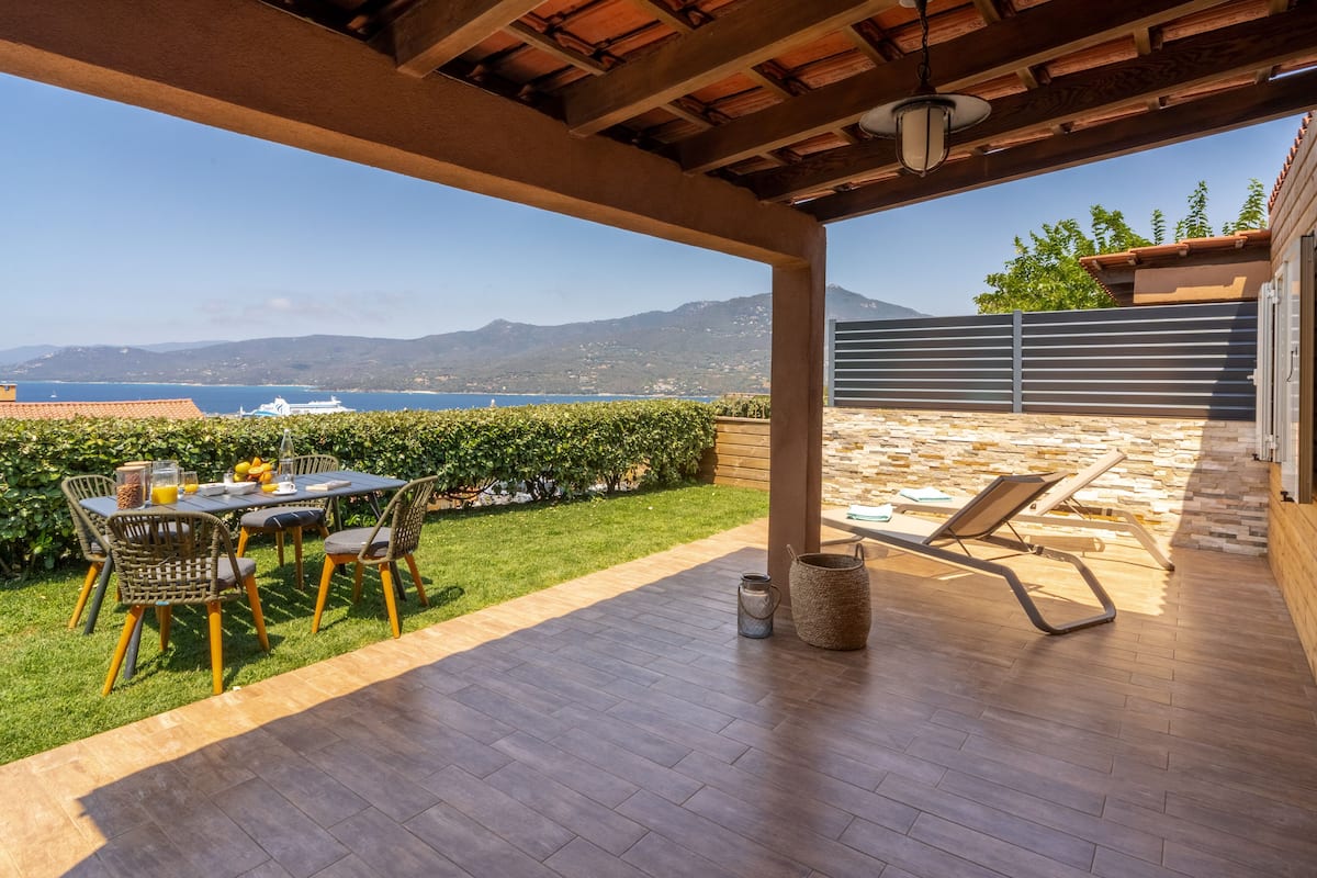 Villa superior | Terraza o patio