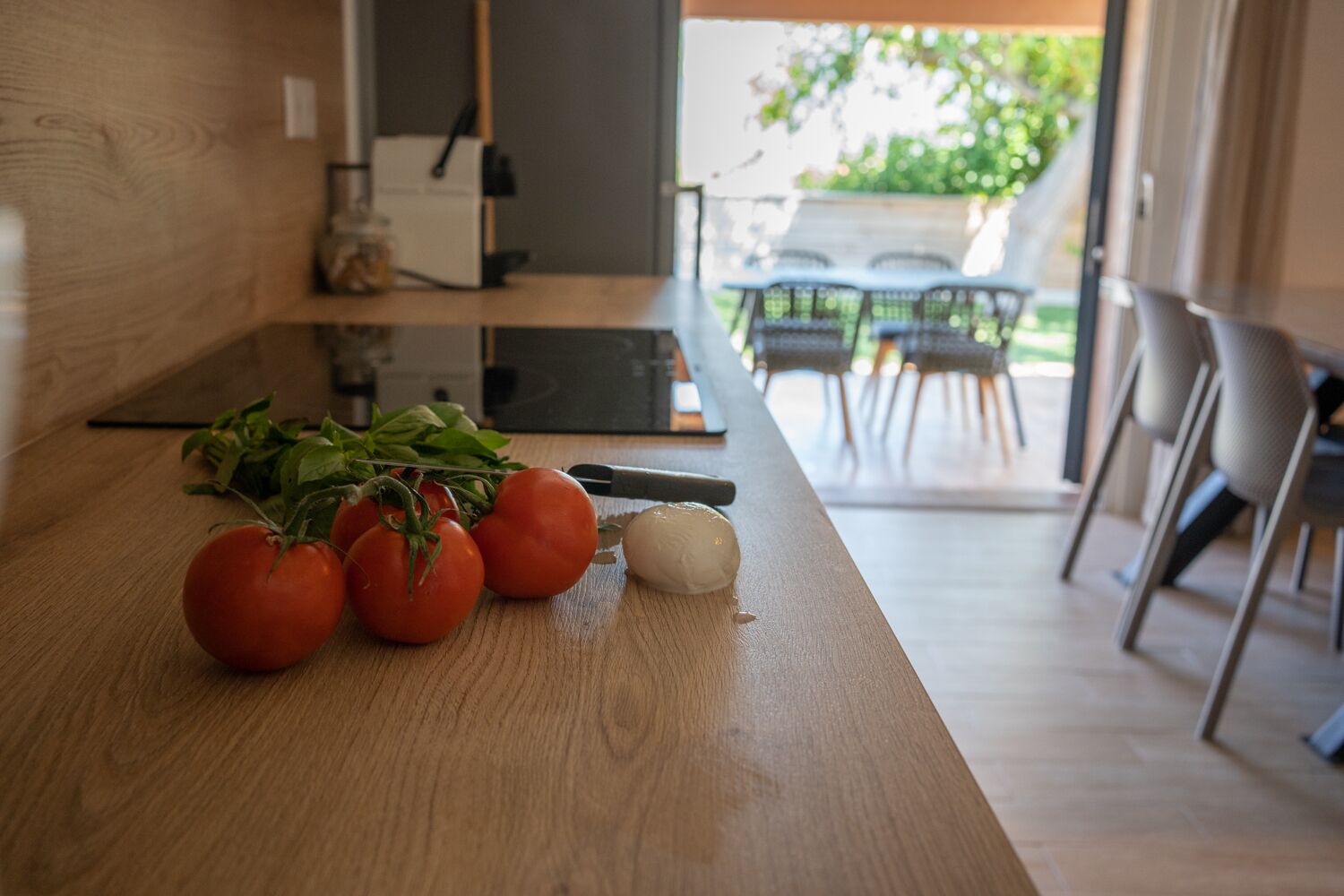 Villa Confort | Cuisine privée | Grand réfrigérateur, micro-ondes, four, plaque de cuisson