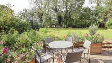 Tempat makan outdoor