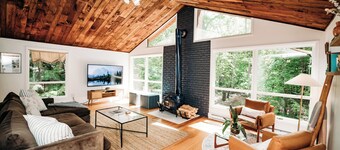 Riverfront Firepit! HotTub-GameRoom-FirePlace-BBQ